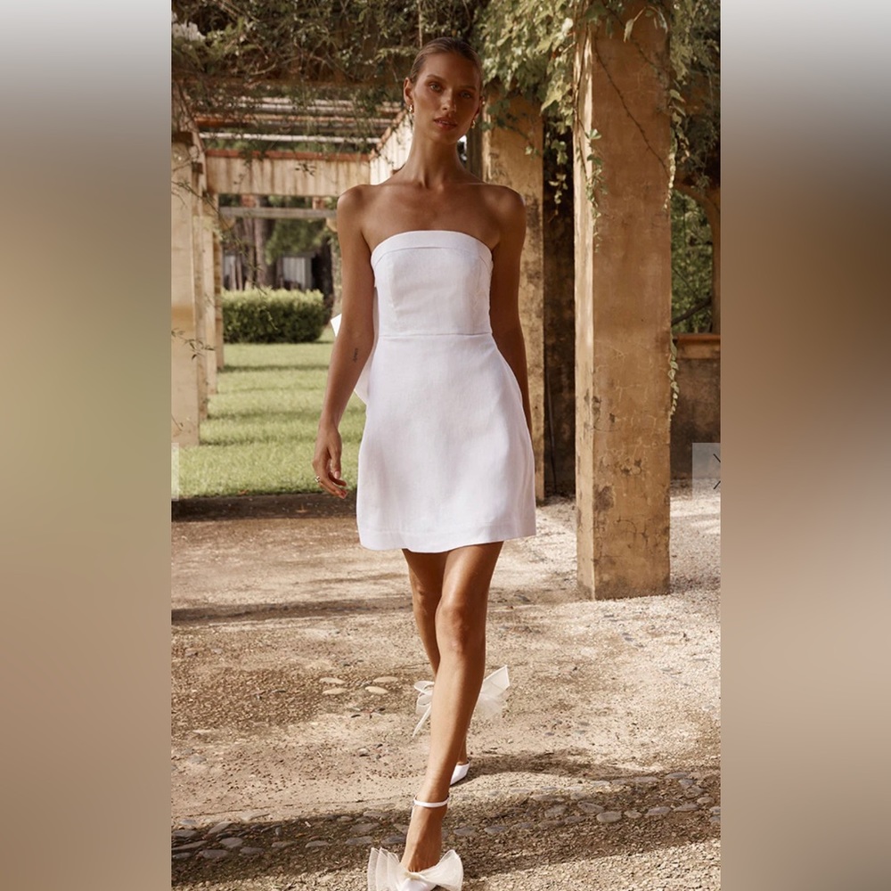 NWT DISSH AISLE WHITE LINEN BACK BOW DRESS, AU size 16